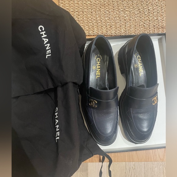 Chanel Navy Moccasin - Size 41 - Only worn once - Picture 6 of 9
